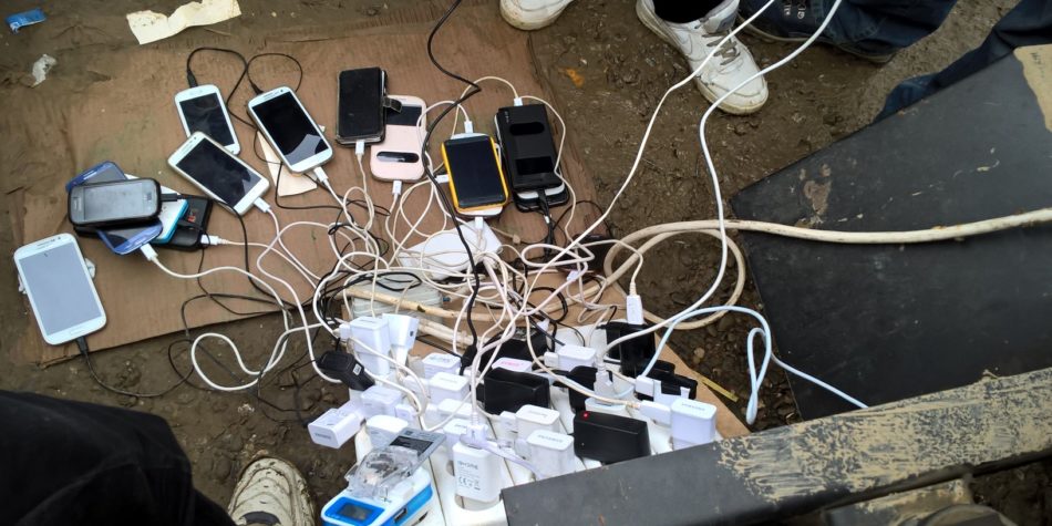 Hype or hope? Evidence on use of smartphones & social media in mixed migration